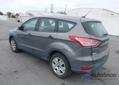 2013 Ford Escape S z USA, uszkodzony, nr VIN 1FMCU0F77DUB31314